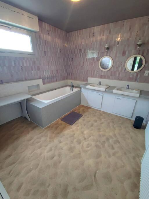 Gite Le 45 Tours Nueil-sous-les-Aubiers Exterior foto